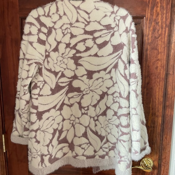 Anthropologie Mauve and Cream Knit Cardigan - Picture 3 of 7